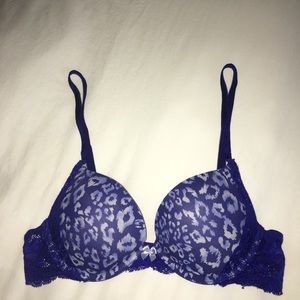 Blue leopard print Victoria’s Secret bra💙💙